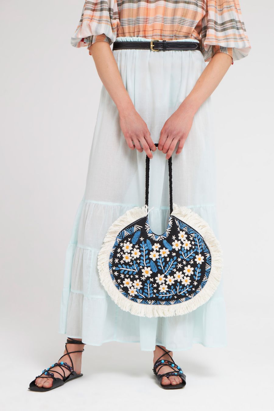 Antikbatik Pequeño bolso estilo capazo bordado Lisa