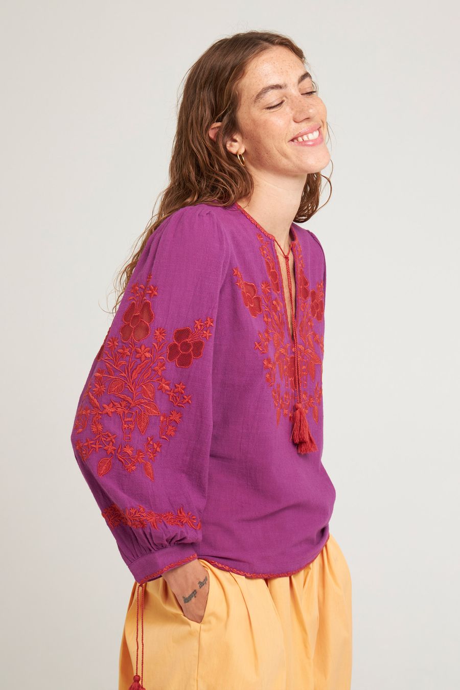 Antikbatik Vani embroidered blouse