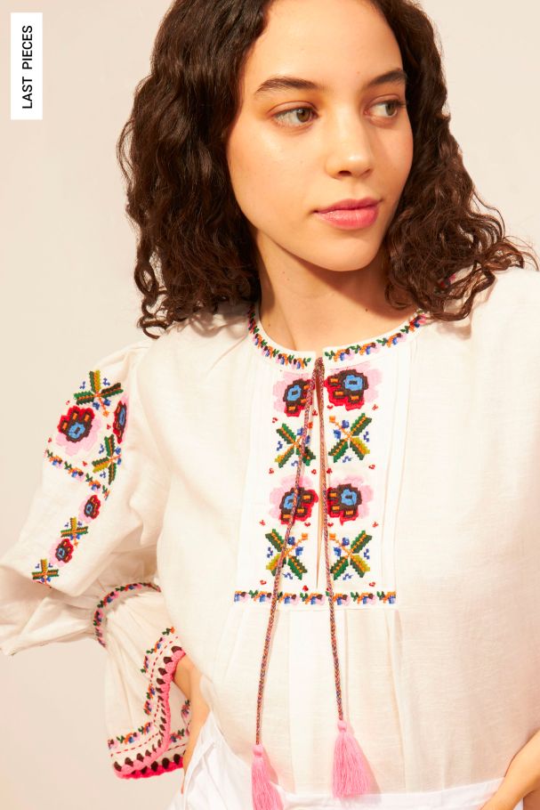 Antikbatik Milda embroidered blouse