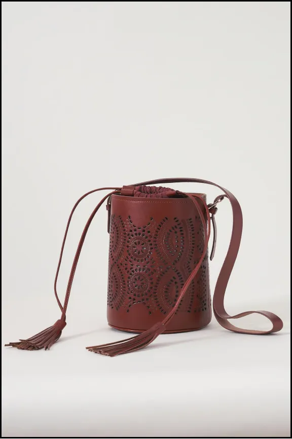 Lace-style leather openwork bucket bag Galy